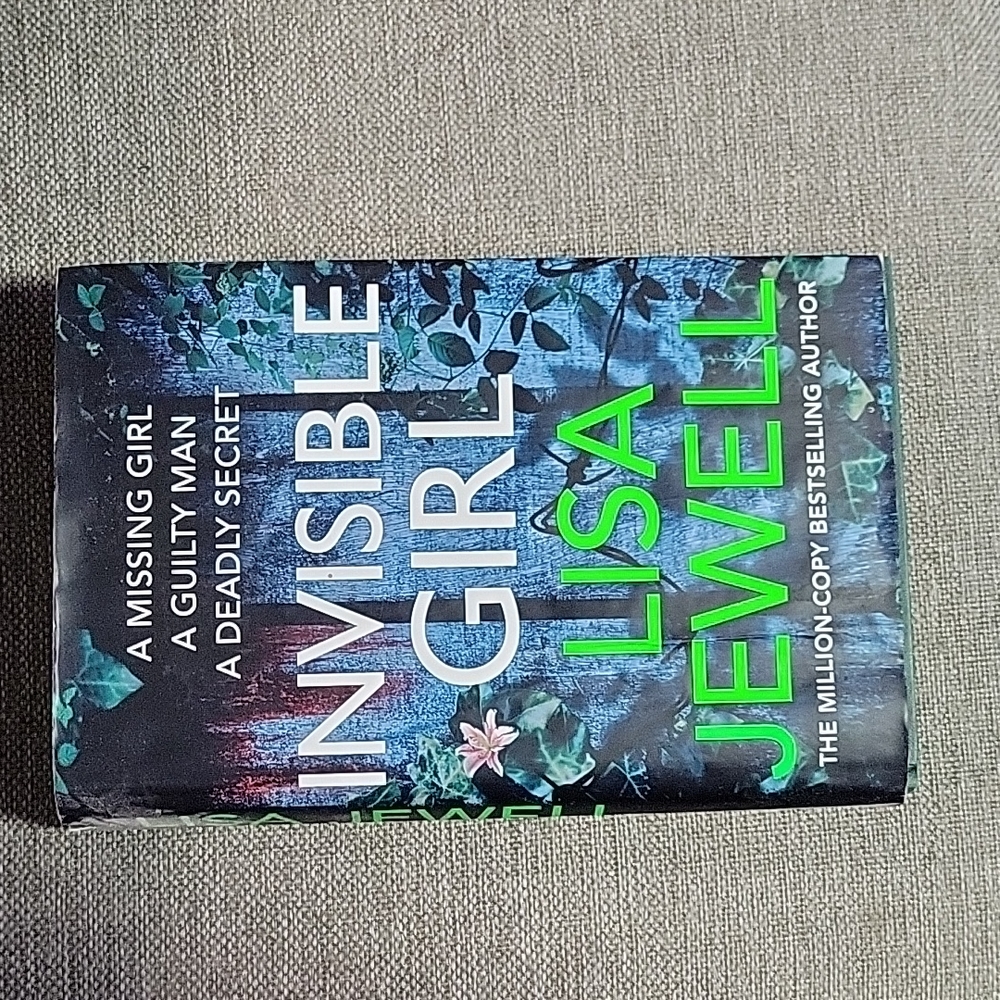 Author-Lisa Jewell. Title-Invisible Girl